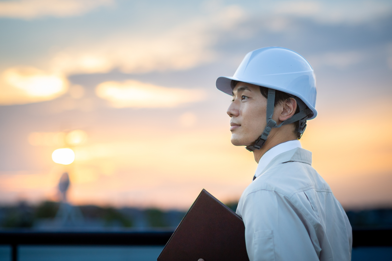 作業着の男性