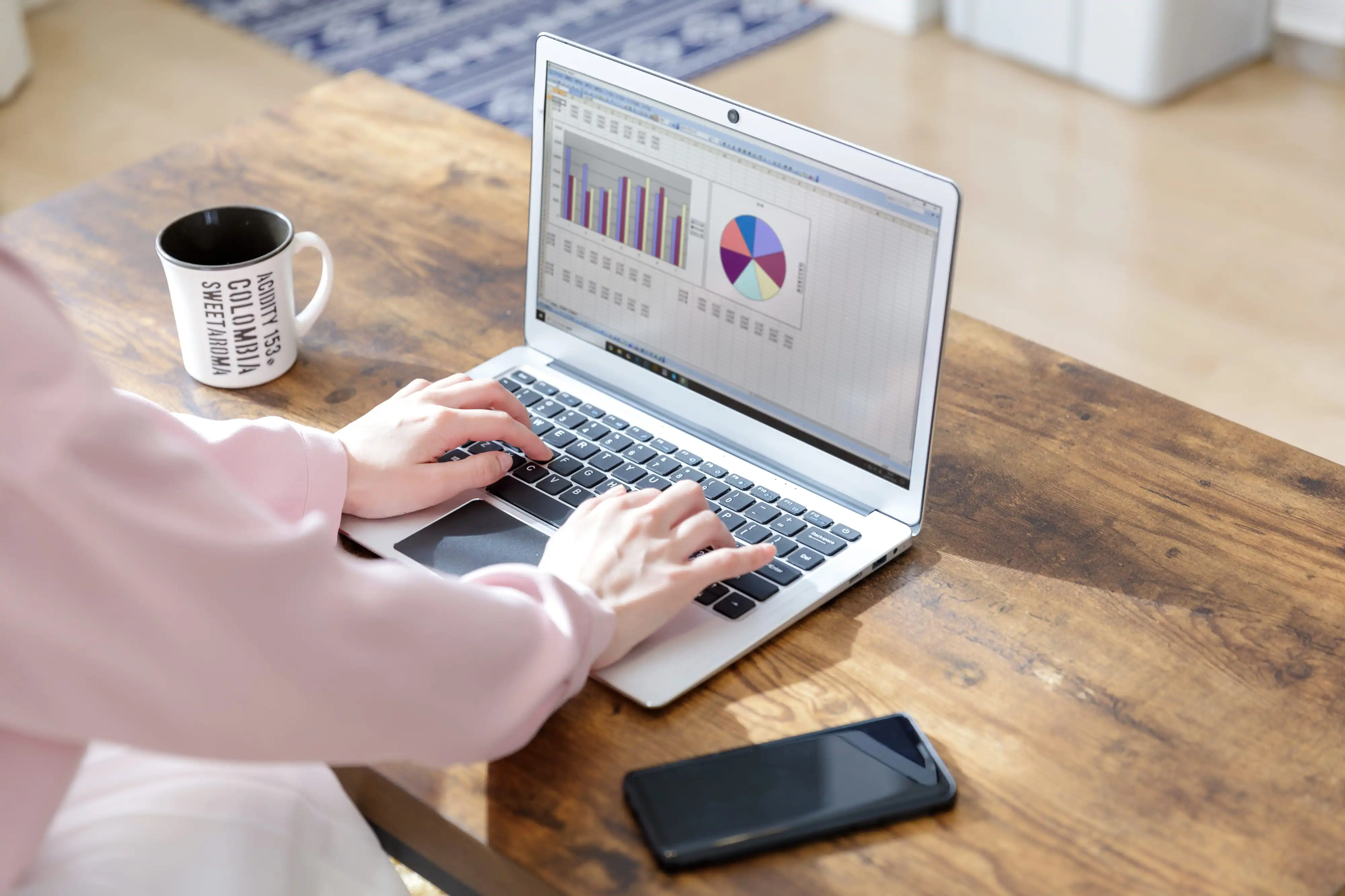 Excelを操作している様子