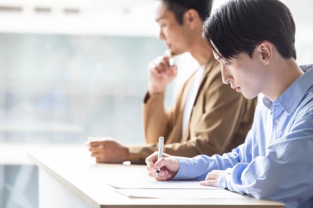 TOEIC700点スコアアップのための具体的学習法を徹底解説！TOEICを高コスパで確実に効率よく学べるならTAC