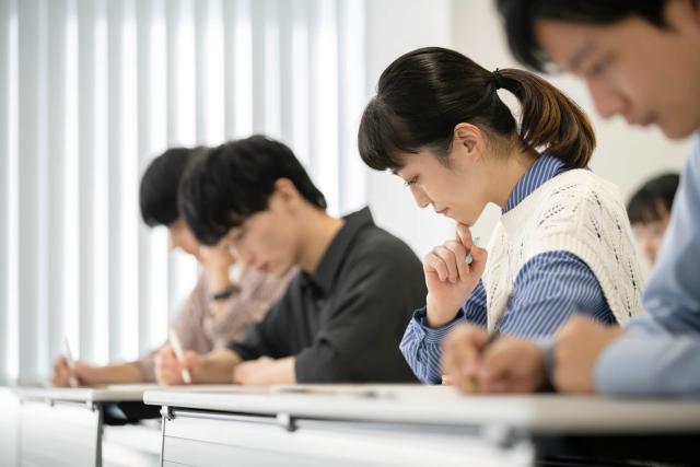 TOEIC900点スコアアップのための具体的学習法を徹底解説！TOEICを高コスパで確実に効率よく学べるTAC