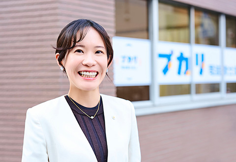 甲斐　麻莉子（かい　まりこ）氏